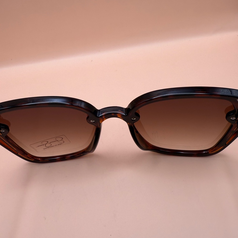 New Jessica Simpson-Tortoise Shell Square Sunglas… - image 4